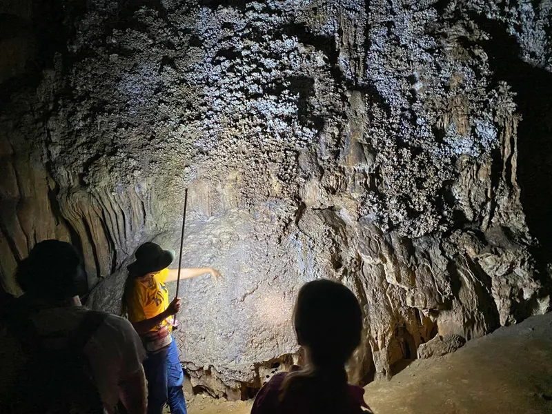 Khao Sok Koralowa jaskinia — Tajlandia
