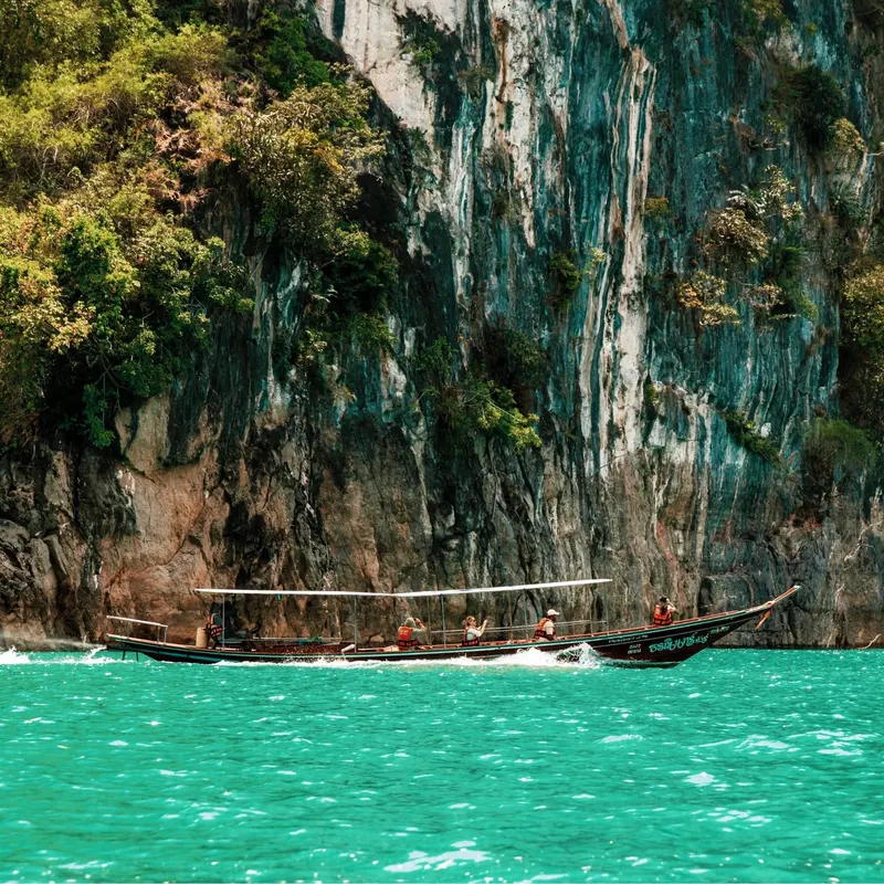 Khao Sok Koralowa jaskinia — Tajlandia