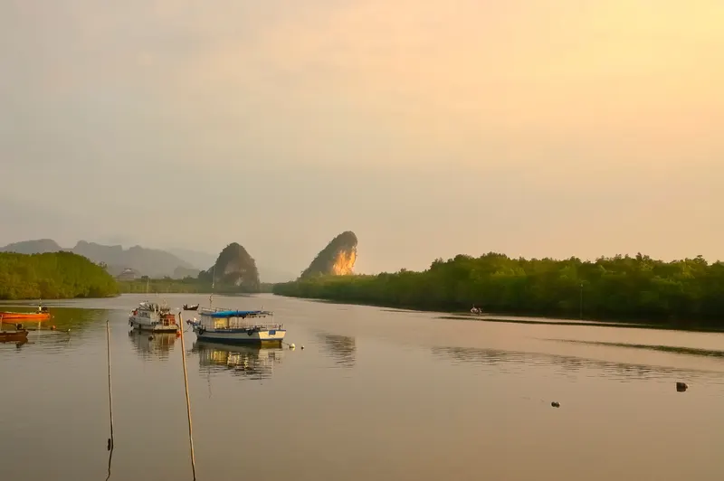 Serce Krabi Wieś Tajska na wyspie — Tajlandia