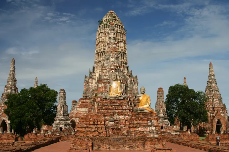 Wat Chaiwatthanaram nad rzeką